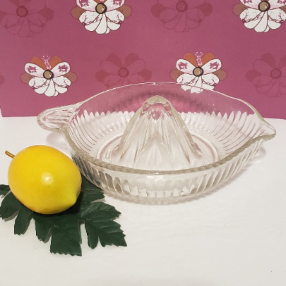 Large Glass Juicer Orange Lemon Citrus Vintage Reamer with Handle and Spout